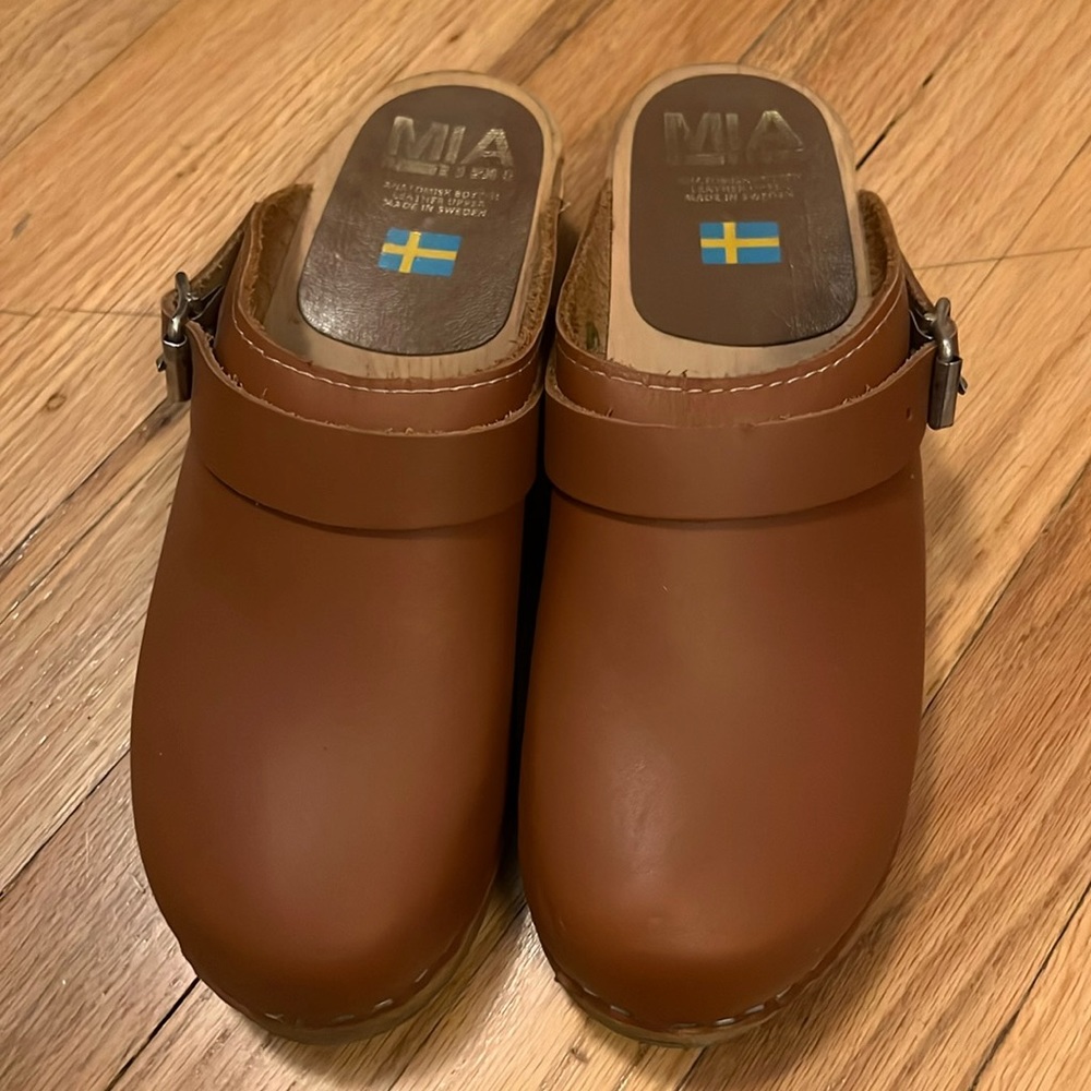 Mia “Alma” Clogs